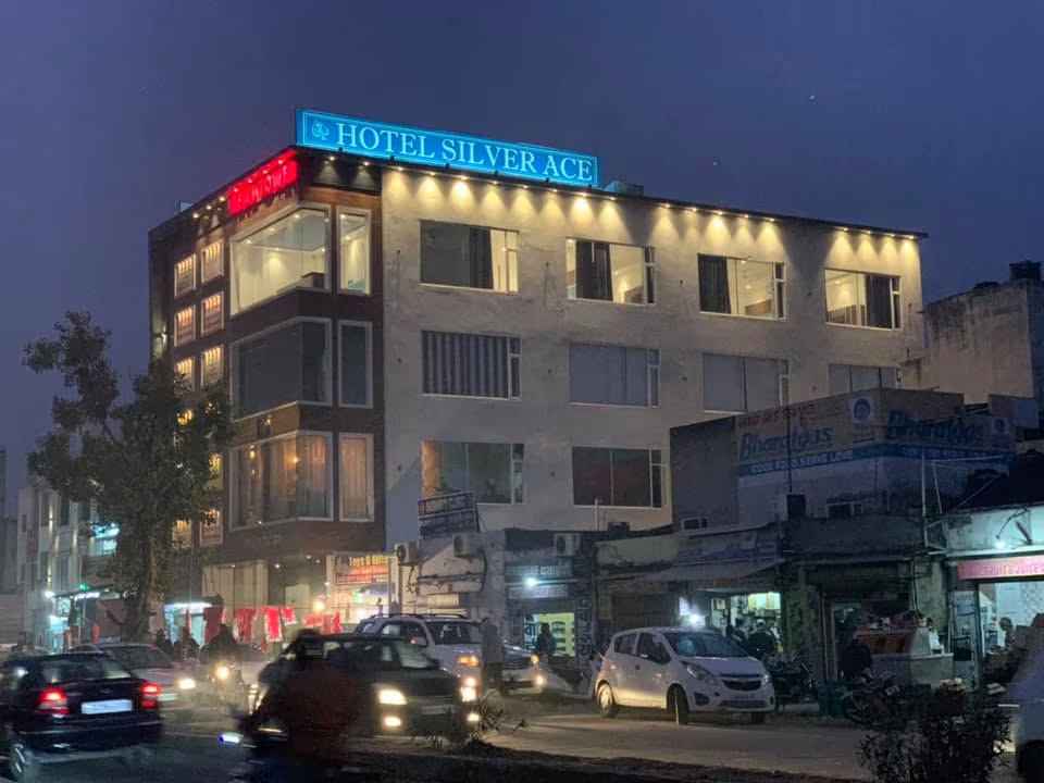 Hotel Silver Ace